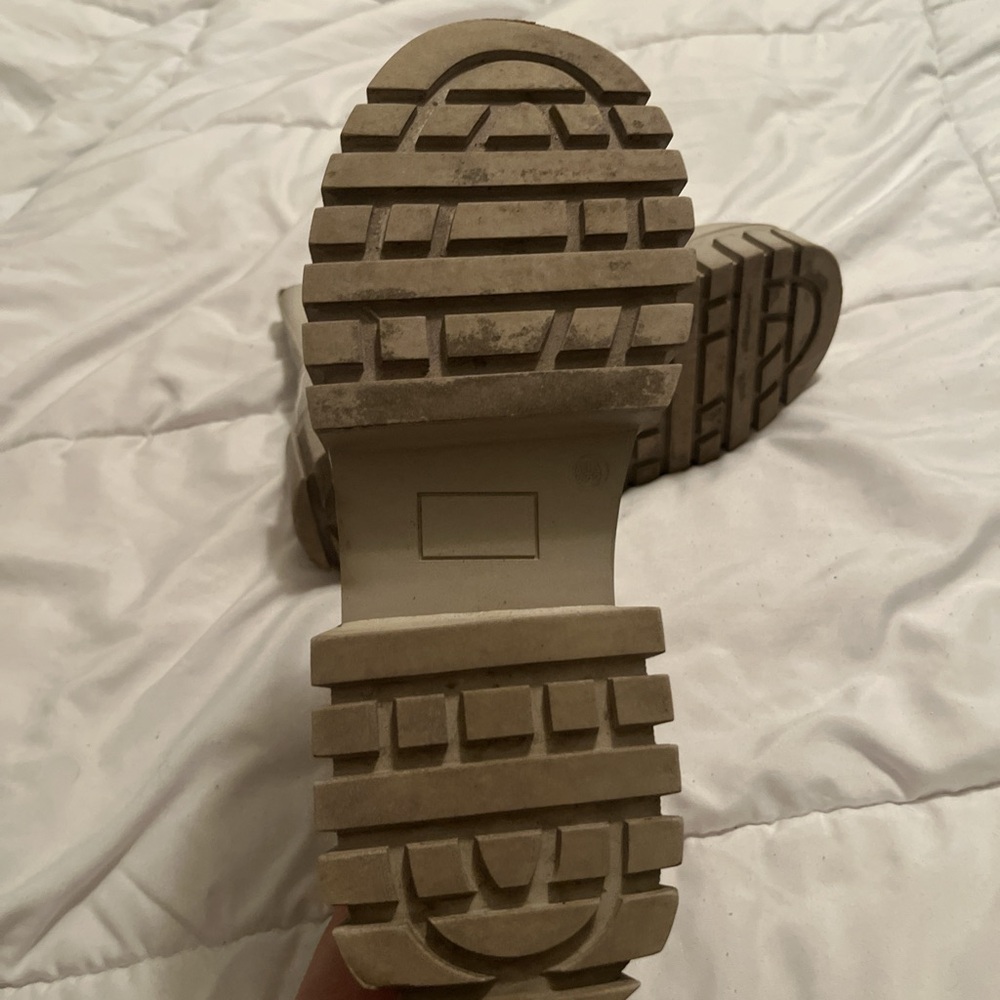 MIA Lug Boot - Picture 3 of 4